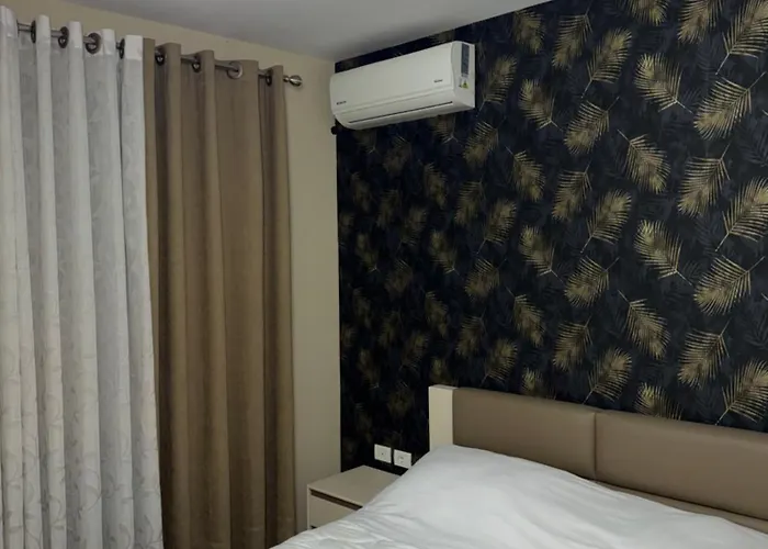 Botanical Luxury Apartamento Tirana